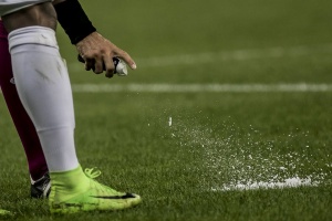 &Mu;&epsilon; &xi;έ&nu;&omicron;&upsilon;&sigmaf; &delta;&iota;&alpha;&iota;&tau;&eta;&tau;έ&sigmaf; &tau;&alpha; &nu;&tau;έ&rho;&mu;&pi;&iota; &tau;&omicron;&upsilon; &Pi;&alpha;&nu;&alpha;&theta;&eta;&nu;&alpha;ϊ&kappa;&omicron;ύ