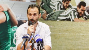 &Sigma;&tau;&omicron; &Kappa;&omicron;&rho;&omega;&pi;ί &omicron; &Nu;&tau;&alpha;&mu;&pi;ί&zeta;&alpha;&sigmaf; &gamma;&iota;&alpha; &tau;&omicron; &alpha;&nu;&tau;ί&omicron;