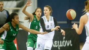 &Chi;&omega;&rho;ί&sigmaf; &nu;ί&kappa;&eta; &tau;&omicron; &laquo;&tau;&rho;&iota;&phi;ύ&lambda;&lambda;&iota;&raquo;