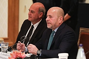 &Alpha;&lambda;&alpha;&phi;&omicron;ύ&zeta;&omicron;&sigmaf;: &laquo;&Pi;&epsilon;&rho;ί&epsilon;&rho;&gamma;&alpha; &pi;&rho;ά&gamma;&mu;&alpha;&tau;&alpha; &alpha;&pi;ό &tau;ό&tau;&epsilon; &pi;&omicron;&upsilon; &omicron; &Kappa;ό&kappa;&kappa;&alpha;&lambda;&eta;&sigmaf; &pi;ή&rho;&epsilon; &tau;&omicron;&nu; &Omicron;&lambda;&upsilon;&mu;&pi;&iota;&alpha;&kappa;ό&raquo;