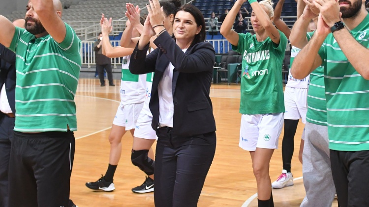 &Kappa;&alpha;&pi;&omicron;&gamma;&iota;ά&nu;&nu;&eta;: &laquo;&Mu;&pi;&omicron;&rho;&omicron;ύ&mu;&epsilon; &nu;&alpha; &pi;&alpha;ί&xi;&omicron;&upsilon;&mu;&epsilon; &kappa;&alpha;&lambda;ύ&tau;&epsilon;&rho;&alpha; - &Epsilon;&upsilon;&chi;&alpha;&rho;&iota;&sigma;&tau;&omicron;ύ&mu;&epsilon; &tau;&omicron;&nu; &kappa;ό&sigma;&mu;&omicron;&raquo;