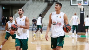 &Mu;&epsilon; Ό&gamma;&kappa;&alpha;&sigma;&tau; &kappa;&alpha;&iota; ό&lambda;&omicron;&iota; &mu;έ&sigma;&alpha; &sigma;&tau;&omicron;&nu; &Pi;&alpha;&nu;&alpha;&theta;&eta;&nu;&alpha;ϊ&kappa;ό