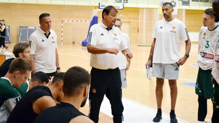 &Sigma;&tau;&eta;&nu; &Tau;&omicron;&upsilon;&rho;&kappa;ί&alpha; &omicron; &Alpha;&tau;&alpha;&mu;ά&nu; - &Gamma;&alpha;&sigma;&tau;&rho;&epsilon;&nu;&tau;&epsilon;&rho;ί&tau;&iota;&delta;&alpha; &omicron; &Gamma;&kappa;&rho;&alpha;&nu;&tau;