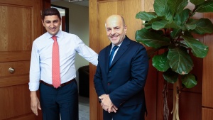 &Eta; &alpha;&pi;ά&nu;&tau;&eta;&sigma;&eta; &Alpha;&upsilon;&gamma;&epsilon;&nu;ά&kappa;&eta; &sigma;&tau;&eta;&nu; &laquo;&pi;ό&rho;&tau;&alpha;&raquo; &tau;&omicron;&upsilon; &Pi;&alpha;&nu;&alpha;&theta;&eta;&nu;&alpha;ϊ&kappa;&omicron;ύ