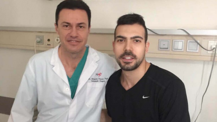 &Nu;έ&omicron;&sigmaf; &epsilon;&pi;&iota;&kappa;&epsilon;&phi;&alpha;&lambda;ή&sigmaf; &sigma;&tau;&omicron; &iota;&alpha;&tau;&rho;&iota;&kappa;ό &epsilon;&pi;&iota;&tau;&epsilon;&lambda;&epsilon;ί&omicron; &tau;&eta;&sigmaf; &Pi;&Alpha;&Epsilon; &Pi;&alpha;&nu;&alpha;&theta;&eta;&nu;&alpha;ϊ&kappa;ό&sigmaf; &omicron; &Delta;&iota;&omicron;&nu;ύ&sigma;&eta;&sigmaf; &Chi;ί&sigma;&sigma;&alpha;&sigmaf;