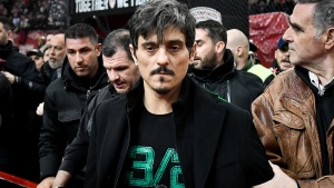 &Pi;&iota;&tau;ί&nu;&omicron;: &laquo;&Omicron; &Gamma;&iota;&alpha;&nu;&nu;&alpha;&kappa;ό&pi;&omicron;&upsilon;&lambda;&omicron;&sigmaf; &alpha;&pi;&epsilon;&iota;&lambda;ή&theta;&eta;&kappa;&epsilon; &sigma;&tau;&omicron; &Sigma;&Epsilon;&Phi; &mu;&epsilon; &chi;&epsilon;&iota;&rho;&omicron;&beta;&omicron;&mu;&beta;ί&delta;&alpha;&raquo; (aud)