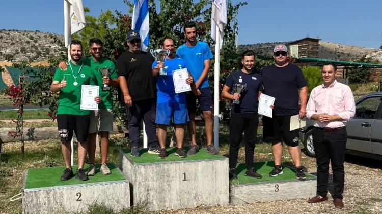 &Delta;&epsilon;ύ&tau;&epsilon;&rho;&omicron;&sigmaf; &sigma;&tau;&eta;&nu; &Epsilon;&lambda;&lambda;ά&delta;&alpha; &sigma;&tau;&omicron; &sigma;&kappa;&eta;&tau; &omicron; &Pi;&alpha;&nu;&alpha;&theta;&eta;&nu;&alpha;ϊ&kappa;ό&sigmaf;