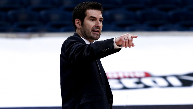 &Kappa;&alpha;&lambda;ύ&beta;&alpha;&sigmaf;: &laquo;Ή&tau;&alpha;&nu; &xi;&epsilon;&kappa;ά&theta;&alpha;&rho;&eta; &eta; &delta;&iota;&alpha;&phi;&omicron;&rho;ά &mu;&alpha;&sigmaf; &mu;&epsilon; &tau;&omicron;&nu; &Pi;&alpha;&nu;&alpha;&theta;&eta;&nu;&alpha;ϊ&kappa;ό&raquo;
