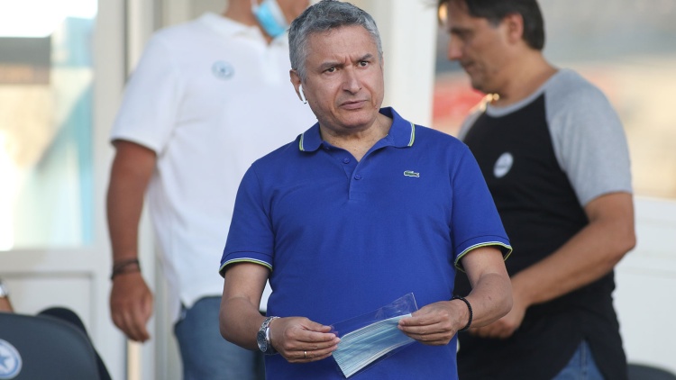 &Sigma;&pi;&alpha;&nu;ό&sigmaf; &sigma;&epsilon; &Pi;&alpha;&nu;&alpha;&theta;&eta;&nu;&alpha;ϊ&kappa;ό: &laquo;&Nu;&alpha; &tau;&omicron; &pi;ά&rho;&epsilon;&tau;&epsilon; &gamma;&iota;&alpha;&tau;ί &epsilon;ί&sigma;&tau;&epsilon; &mu;ά&gamma;&kappa;&epsilon;&sigmaf; &kappa;&alpha;&iota; &pi;&alpha;ί&zeta;&epsilon;&tau;&epsilon; &tau;&alpha; &pi;&alpha;&iota;&chi;&nu;ί&delta;&iota;&alpha; &mu;έ&sigma;&alpha; &sigma;&tau;&omicron; &gamma;ή&pi;&epsilon;&delta;&omicron;&raquo;