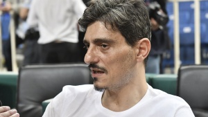 &Delta;. &Gamma;&iota;&alpha;&nu;&nu;&alpha;&kappa;ό&pi;&omicron;&upsilon;&lambda;&omicron;&sigmaf;: &laquo;&Mu;&omicron;&nu;&tau;έ&lambda;&omicron; &delta;&iota;&omicron;ί&kappa;&eta;&sigma;&eta;&sigmaf; &alpha;&lambda;ά &Mu;&pi;&alpha;&rho;&tau;&sigma;&epsilon;&lambda;ό&nu;&alpha;&raquo;