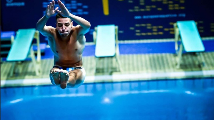 &Theta;&epsilon;&tau;&iota;&kappa;ή &pi;&alpha;&rho;&omicron;&upsilon;&sigma;ί&alpha; &tau;&omicron;&upsilon; &Pi;&alpha;&nu;&alpha;&theta;&eta;&nu;&alpha;ϊ&kappa;&omicron;ύ &sigma;&tau;&omicron; &Epsilon;&upsilon;&rho;&omega;&pi;&alpha;ϊ&kappa;ό &Kappa;&alpha;&tau;&alpha;&delta;ύ&sigma;&epsilon;&omega;&nu; &Epsilon;&phi;ή&beta;&omega;&nu;-&Nu;&epsilon;&alpha;&nu;ί&delta;&omega;&nu; &sigma;&tau;&omicron; &Omicron;&Alpha;&Kappa;&Alpha;