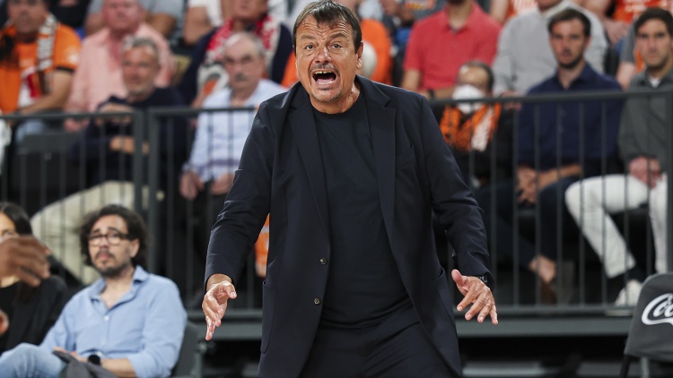 Ά&tau;&alpha;&mu;&alpha;&nu;: &laquo;&Sigma;&tau;&alpha; &alpha;&pi;&omicron;&delta;&upsilon;&tau;ή&rho;&iota;ά &mu;&alpha;&sigmaf; &epsilon;ί&nu;&alpha;&iota; 10 &alpha;&sigma;&tau;&upsilon;&nu;&omicron;&mu;&iota;&kappa;&omicron;ί - &Theta;έ&lambda;&omicron;&upsilon;&nu; &nu;&alpha; &sigma;&upsilon;&lambda;&lambda;ά&beta;&omicron;&upsilon;&nu; &tau;&omicron;&nu; &Gamma;&iota;&alpha;&nu;&nu;&alpha;&kappa;ό&pi;&omicron;&upsilon;&lambda;&omicron;&raquo;