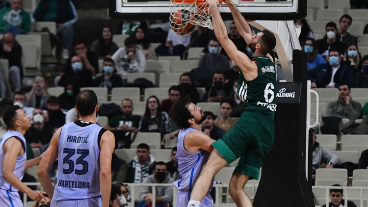 &Mu;&epsilon; &iota;&pi;&tau;ά&mu;&epsilon;&nu;&omicron; &Pi;&alpha;&pi;&alpha;&gamma;&iota;ά&nu;&nu;&eta; &tau;&alpha; &xi;&epsilon;&chi;&omega;&rho;&iota;&sigma;&tau;ά ά&lambda;&epsilon;ϊ &omicron;&upsilon;&pi; &kappa;&alpha;&rho;&phi;ώ&mu;&alpha;&tau;&alpha; &tau;&eta;&sigmaf; Euroleague (vid)