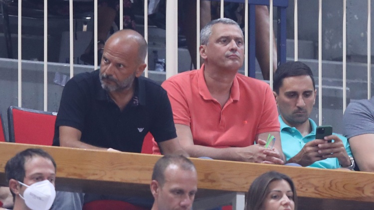 &Beta;&lambda;έ&pi;&epsilon;&iota; &tau;&omicron; &Epsilon;&lambda;&lambda;ά&delta;&alpha; - &Tau;&omicron;&upsilon;&rho;&kappa;ί&alpha; &omicron; &Rho;ά&nu;&tau;&omicron;&nu;&iota;&tau;&sigmaf;