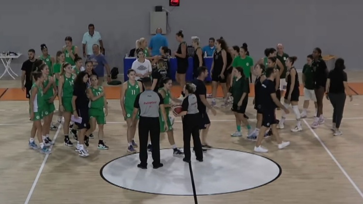 &Epsilon;ύ&kappa;&omicron;&lambda;&eta; &phi;&iota;&lambda;&iota;&kappa;ή &nu;ί&kappa;&eta; &kappa;&alpha;&iota; &epsilon;&pi;ί &tau;&omicron;&upsilon; &Epsilon;ύ&nu;&iota;&kappa;&omicron;&upsilon; &gamma;&iota;&alpha; &tau;&alpha; &kappa;&omicron;&rho;ί&tau;&sigma;&iota;&alpha;