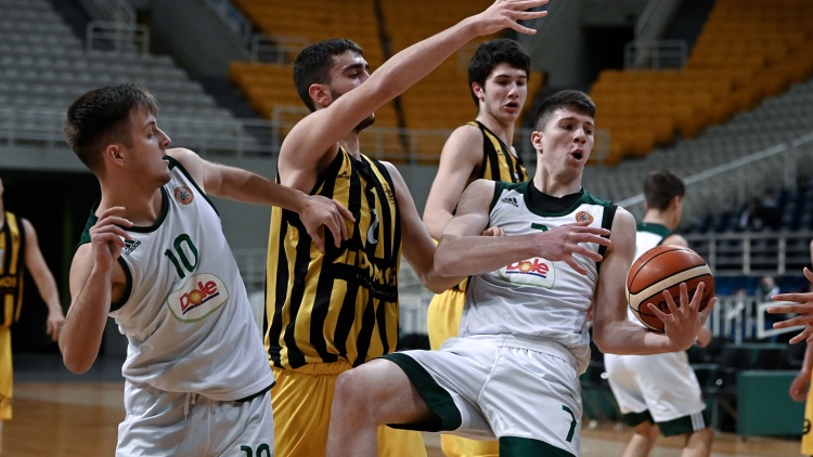 U18 Rising Stars: &Epsilon;ύ&kappa;&omicron;&lambda;&eta; &nu;ί&kappa;&eta; &gamma;&iota;&alpha; &tau;&omicron; &laquo;&tau;&rho;&iota;&phi;ύ&lambda;&lambda;&iota;&raquo;