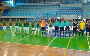 &Sigma;&upsilon;&nu;έ&chi;&iota;&sigma;&epsilon; &mu;&epsilon; &nu;ί&kappa;&eta; &omicron; &Pi;&alpha;&nu;&alpha;&theta;&eta;&nu;&alpha;ϊ&kappa;ό&sigmaf; &sigma;ά&lambda;&alpha;&sigmaf;