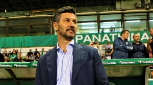 &Omicron;&upsilon;&zeta;&omicron;&upsilon;&nu;ί&delta;&eta;&sigmaf;: &laquo;&Epsilon;&kappa;&tau;ό&sigmaf; έ&delta;&rho;&alpha;&sigmaf; &kappa;ά&tau;&iota; &theta;&alpha; &gamma;ί&nu;&epsilon;&iota; &kappa;&alpha;&iota; &theta;&alpha; &phi;ά&mu;&epsilon; &gamma;&kappa;&omicron;&lambda;&raquo;