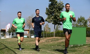 &Epsilon;&kappa;&tau;ό&sigmaf; &omicron; &Kappa;&omicron;&upsilon;&rho;&mu;&pi;έ&lambda;&eta;&sigmaf; &mu;&epsilon; &Lambda;&epsilon;&beta;&alpha;&delta;&epsilon;&iota;&alpha;&kappa;ό, &epsilon;&pi;&iota;&sigma;&tau;&rho;έ&phi;&epsilon;&iota; &alpha;&rho;&gamma;ό&tau;&epsilon;&rho;&alpha; &omicron; Ά&lambda;&tau;&mu;&alpha;&nu;