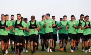 &Mu;&epsilon; &tau;έ&sigma;&sigma;&epsilon;&rho;&iota;&sigmaf; &alpha;&pi;&omicron;&upsilon;&sigma;ί&epsilon;&sigmaf; &sigma;&tau;&eta; &Lambda;ά&rho;&iota;&sigma;&alpha;