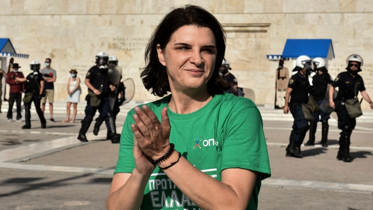 &Kappa;&alpha;&pi;&omicron;&gamma;&iota;ά&nu;&nu;&eta;: &laquo;&Sigma;&tau;&omicron; &tau;έ&lambda;&omicron;&sigmaf; &tau;&eta;&sigmaf; &eta;&mu;έ&rho;&alpha;&sigmaf; &omicron; &Pi;&alpha;&nu;&alpha;&theta;&eta;&nu;&alpha;ϊ&kappa;ό&sigmaf; &theta;&alpha; &epsilon;ί&nu;&alpha;&iota; &delta;&iota;&kappa;&alpha;&iota;&omega;&mu;έ&nu;&omicron;&sigmaf;&raquo; (vid)