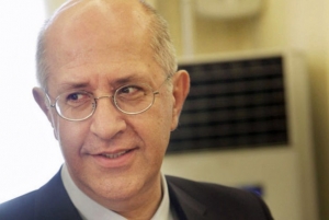 &Theta;&epsilon;&omicron;&delta;&omega;&rho;ό&pi;&omicron;&upsilon;&lambda;&omicron;&sigmaf;: &laquo;&Kappa;ά&nu;&alpha;&mu;&epsilon; &mu;&iota;&alpha; &alpha;&nu;&tau;&alpha;&lambda;&lambda;&alpha;&gamma;ή &alpha;&pi;ό&psi;&epsilon;&omega;&nu;&raquo;