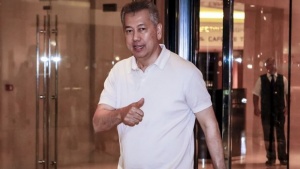 Έ&rho;&chi;&epsilon;&tau;&alpha;&iota; &tau;&eta;&nu; &Pi;&alpha;&rho;&alpha;&sigma;&kappa;&epsilon;&upsilon;ή &omicron; &Pi;&iota;&epsilon;&mu;&pi;&omicron;&nu;&gamma;&kappa;&sigma;ά&nu;&tau;