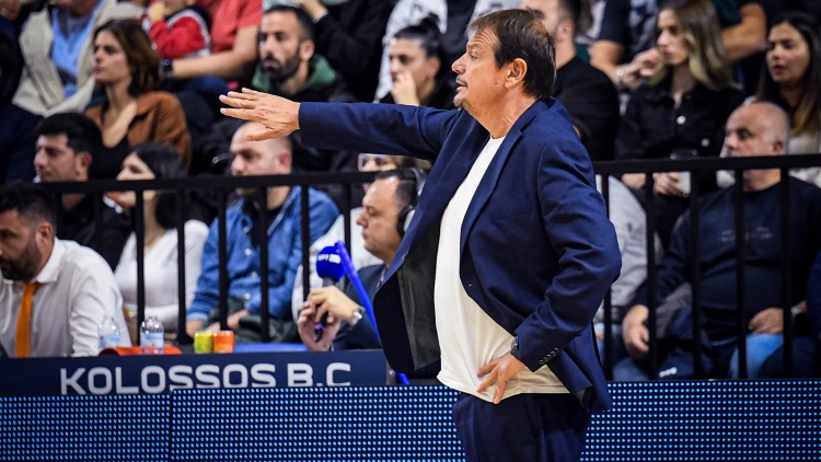Ά&tau;&alpha;&mu;&alpha;&nu;: &laquo;&Sigma;&tau;&omicron; &pi;&rho;ώ&tau;&omicron; &mu;έ&rho;&omicron;&sigmaf; &delta;&epsilon;&nu; &pi;&alpha;ί&xi;&alpha;&mu;&epsilon; &mu;&pi;ά&sigma;&kappa;&epsilon;&tau;, &alpha;&pi;&lambda;ώ&sigmaf; &pi;&epsilon;&rho;&pi;&alpha;&tau;&omicron;ύ&sigma;&alpha;&mu;&epsilon; &sigma;&tau;&omicron; &pi;&alpha;&rho;&kappa;έ&raquo;