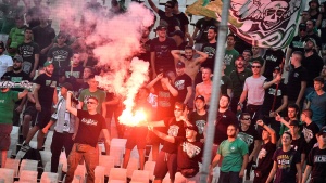 &Nu;ό&tau;&iota;&omicron;&iota; &Theta;ύ&rho;&alpha; 13: &laquo;&Eta; &upsilon;&pi;&omicron;&mu;&omicron;&nu;ή &tau;&epsilon;&lambda;&epsilon;ί&omega;&sigma;&epsilon;, &delta;&epsilon; &sigma;&upsilon;&mu;&mu;&epsilon;&tau;έ&chi;&omicron;&upsilon;&mu;&epsilon; &sigma;&epsilon; &alpha;&upsilon;&tau;ή &tau;&eta;&nu; &pi;&alpha;&rho;&omega;&delta;ί&alpha;&raquo;