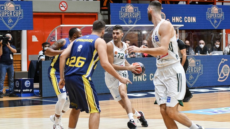 Έ&tau;&sigma;&iota; &pi;&rho;&omicron;&kappa;&rho;ί&theta;&eta;&kappa;&epsilon; &omicron; &Pi;&alpha;&nu;&alpha;&theta;&eta;&nu;&alpha;ϊ&kappa;ό&sigmaf; &sigma;&tau;&omicron;&nu; &tau;&epsilon;&lambda;&iota;&kappa;ό &tau;&omicron;&upsilon; Super Cup (vid)