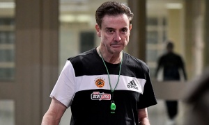 &Pi;&iota;&tau;ί&nu;&omicron;: &laquo;&Pi;&alpha;ί&zeta;&epsilon;&iota; &pi;&omicron;&lambda;ύ &kappa;&alpha;&lambda;ά &omicron; &Omicron;&lambda;&upsilon;&mu;&pi;&iota;&alpha;&kappa;ό&sigmaf;, &delta;&epsilon; &theta;&alpha; &pi;&alpha;ί&xi;&epsilon;&iota; &omicron; &Pi;&alpha;&pi;&pi;ά&sigmaf;&raquo;