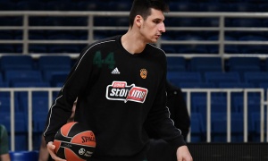 &Mu;&epsilon; &Mu;ή&tau;&omicron;&gamma;&lambda;&omicron;&upsilon; &kappa;&alpha;&iota; &kappa;ό&sigma;&mu;&omicron; &kappa;ό&nu;&tau;&rho;&alpha; &sigma;&tau;&eta; &Rho;&epsilon;ά&lambda; &omicron; &Pi;&alpha;&nu;&alpha;&theta;&eta;&nu;&alpha;ϊ&kappa;ό&sigmaf;