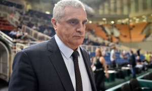 &Pi;&epsilon;&delta;&omicron;&upsilon;&lambda;ά&kappa;&eta;&sigmaf;: &laquo;&Gamma;&iota;&alpha; &nu;&alpha; &kappa;&epsilon;&rho;&delta;ί&sigma;&omicron;&upsilon;&mu;&epsilon; &pi;&rho;έ&pi;&epsilon;&iota; &nu;&alpha; έ&chi;&omicron;&upsilon;&mu;&epsilon; &sigma;&upsilon;&gamma;&kappa;έ&nu;&tau;&rho;&omega;&sigma;&eta; &kappa;&alpha;&iota; &epsilon;&nu;έ&rho;&gamma;&epsilon;&iota;&alpha;&raquo;