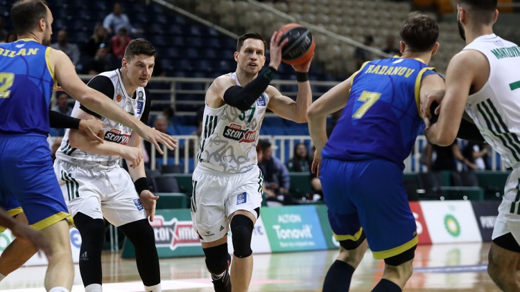 &laquo;&Pi;έ&tau;&alpha;&xi;&epsilon;&raquo; &omicron; &Pi;&alpha;&nu;&alpha;&theta;&eta;&nu;&alpha;ϊ&kappa;ό&sigmaf; &kappa;&alpha;&iota; έ&kappa;&alpha;&nu;&epsilon; &tau;&omicron; 1-0 &kappa;ό&nu;&tau;&rho;&alpha; &sigma;&tau;&omicron; &Pi;&epsilon;&rho;&iota;&sigma;&tau;έ&rho;&iota;