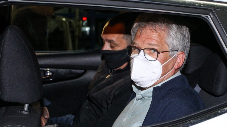 &Zeta;ή&tau;&eta;&sigma;&epsilon; &nu;ί&kappa;&epsilon;&sigmaf; &omicron; &alpha;&iota;&sigma;&iota;ό&delta;&omicron;&xi;&omicron;&sigmaf; &Mu;&pi;ό&lambda;&omicron;&nu;&iota;