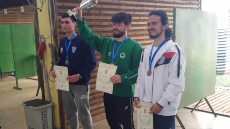 &Pi;&rho;&omega;&tau;&alpha;&theta;&lambda;&eta;&tau;ή&sigmaf; &Epsilon;&lambda;&lambda;ά&delta;&alpha;&sigmaf; &sigma;&tau;&eta; &sigma;&kappa;&omicron;&pi;&omicron;&beta;&omicron;&lambda;ή &omicron; &Mu;&iota;&chi;&alpha;&lambda;ό&pi;&omicron;&upsilon;&lambda;&omicron;&sigmaf;