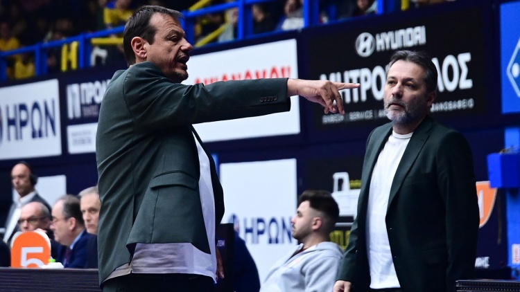 Ά&tau;&alpha;&mu;&alpha;&nu;: &laquo;&Epsilon;&pi;&iota;&sigma;&tau;&rho;έ&phi;&epsilon;&iota; &mu;&epsilon;&tau;ά &tau;&omicron; &Kappa;ύ&pi;&epsilon;&lambda;&lambda;&omicron; &omicron; &Gamma;&kappa;&rho;&iota;&gamma;&kappa;ό&nu;&iota;&sigmaf;, &pi;&alpha;ί&zeta;&epsilon;&iota; &sigma;&tau;&eta; &delta;&iota;&alpha;&beta;&omicron;&lambda;&omicron;&beta;&delta;&omicron;&mu;ά&delta;&alpha; &omicron; &Sigma;&lambda;&omicron;ύ&kappa;&alpha;&sigmaf;&raquo;