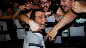 &Alpha;&nu;&delta;&rho;&epsilon;ό&pi;&omicron;&upsilon;&lambda;&omicron;&sigmaf;: &laquo;&Eta; &beta;&omicron;ή&theta;&epsilon;&iota;&alpha; &tau;&omicron;&upsilon; &kappa;ό&sigma;&mu;&omicron;&upsilon; &theta;&alpha; &kappa;&rho;ί&nu;&epsilon;&iota; &tau;&eta;&nu; &Epsilon;&upsilon;&rho;ώ&pi;&eta; - &Sigma;&tau;ό&chi;&omicron;&sigmaf; &nu;&alpha; &delta;&iota;&alpha;&tau;&eta;&rho;ή&sigma;&omicron;&upsilon;&mu;&epsilon; &tau;&eta;&nu; &omicron;&mu;ά&delta;&alpha;&raquo;