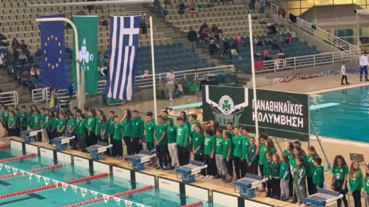 &Kappa;&omicron;&lambda;ύ&mu;&beta;&eta;&sigma;&eta;: &Tau;&omicron; &pi;&rho;ώ&tau;&omicron; &laquo;&pi;&rho;ά&sigma;&iota;&nu;&omicron;&raquo; &mu;&epsilon;&tau;ά&lambda;&lambda;&iota;&omicron;