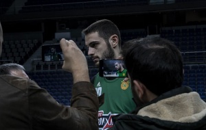 &Pi;&alpha;&pi;&alpha;&pi;έ&tau;&rho;&omicron;&upsilon;: &laquo;&Tau;&omicron; &mu;ό&nu;&omicron; &pi;&omicron;&upsilon; &sigma;&kappa;&epsilon;&phi;&tau;ό&mu;&alpha;&sigma;&tau;&epsilon; &epsilon;ί&nu;&alpha;&iota; &eta; &nu;ί&kappa;&eta;&raquo;
