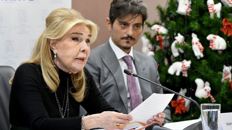 &Sigma;&upsilon;&lambda;&lambda;&upsilon;&pi;&eta;&tau;ή&rho;&iota;&alpha; &alpha;&nu;&alpha;&kappa;&omicron;ί&nu;&omega;&sigma;&eta; &gamma;&iota;&alpha; &tau;&omicron; &theta;ά&nu;&alpha;&tau;&omicron; &tau;&eta;&sigmaf; &Mu;. &Beta;&alpha;&rho;&delta;&iota;&nu;&omicron;&gamma;&iota;ά&nu;&nu;&eta; &alpha;&pi;ό &tau;&eta;&nu; &Kappa;&Alpha;&Epsilon; &Pi;&alpha;&nu;&alpha;&theta;&eta;&nu;&alpha;ϊ&kappa;ό&sigmaf;