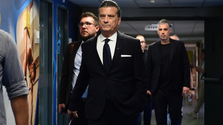 &Pi;&alpha;&rho;&theta;&epsilon;&nu;ό&pi;&omicron;&upsilon;&lambda;&omicron;&sigmaf;: &laquo;&Eta; &alpha;&delta;&iota;&kappa;ί&alpha; έ&chi;&epsilon;&iota; ό&rho;&iota;&alpha; &kappa;&alpha;&iota; &tau;&alpha; ό&rho;&iota;&alpha; &alpha;&upsilon;&tau;ά έ&chi;&omicron;&upsilon;&nu; &xi;&epsilon;&pi;&epsilon;&rho;&alpha;&sigma;&tau;&epsilon;ί&raquo;