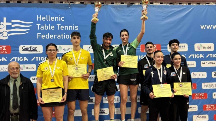 &Pi;&rho;&omega;&tau;&alpha;&theta;&lambda;&eta;&tau;ή&sigmaf; &omicron; &Pi;&alpha;&nu;&alpha;&theta;&eta;&nu;&alpha;ϊ&kappa;ό&sigmaf; &sigma;&tau;&omicron; &delta;&iota;&pi;&lambda;ό &mu;&iota;&kappa;&tau;ό &tau;&omicron;&upsilon; &pi;&iota;&nu;&gamma;&kappa; &pi;&omicron;&nu;&gamma;&kappa;