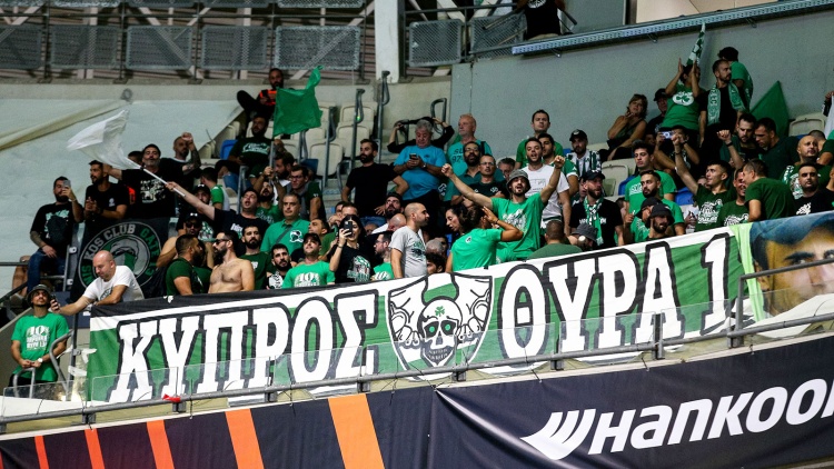 &Eta; &pi;&alpha;&rho;&alpha;&kappa;ά&mu;&epsilon;&rho;&alpha; &tau;&omicron;&upsilon; &Mu;&alpha;&kappa;ά&mu;&pi;&iota; &Chi;ά&iota;&phi;&alpha; - &Pi;&alpha;&nu;&alpha;&theta;&eta;&nu;&alpha;ϊ&kappa;ό&sigmaf; (vid)