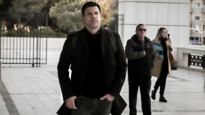 &Phi;ύ&sigma;&sigma;&alpha;&sigmaf;: &laquo;&Pi;&alpha;&rho;έ&mu;&beta;&alpha;&sigma;&eta; &sigma;&tau;&eta;&nu; 11ά&delta;&alpha; &tau;&omicron;&upsilon; &Sigma;&alpha; &Pi;ί&nu;&tau;&omicron; &pi;&rho;&iota;&nu; &tau;&omicron; &mu;&alpha;&tau;&sigmaf; &sigma;&tau;&omicron; &Kappa;&alpha;&rho;&alpha;ϊ&sigma;&kappa;ά&kappa;&eta;&raquo;