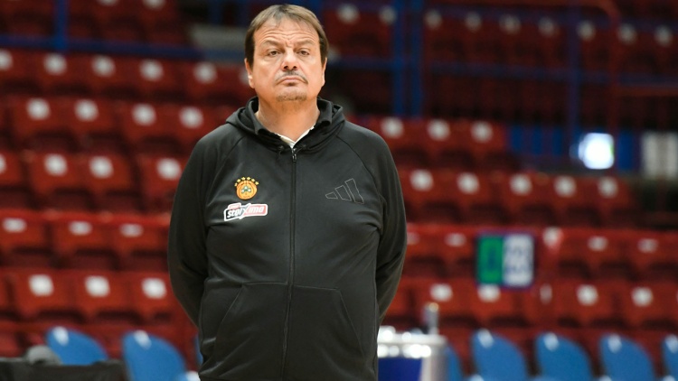 &Alpha;&tau;&alpha;&mu;ά&nu;: &laquo;Έ&chi;&epsilon;&iota; &alpha;&lambda;&lambda;ά&xi;&epsilon;&iota; &eta; &Alpha;&rho;&mu;ά&nu;&iota; &kappa;&alpha;&iota; &pi;&alpha;ί&zeta;&epsilon;&iota; &kappa;&alpha;&lambda;ό &mu;&pi;ά&sigma;&kappa;&epsilon;&tau; - &Pi;&rho;έ&pi;&epsilon;&iota; &nu;&alpha; &pi;&rho;&omicron;&sigma;&alpha;&rho;&mu;&omicron;&sigma;&tau;&omicron;ύ&mu;&epsilon;&raquo;