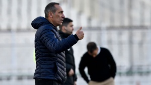 &Kappa;&alpha;&tau;ά &tau;&eta;&sigmaf; &alpha;&pi;&omicron;&mu;ά&kappa;&rho;&upsilon;&nu;&sigma;&eta;&sigmaf; &tau;&omicron;&upsilon; &Delta;ώ&nu;&eta; &tau;έ&sigma;&sigma;&epsilon;&rho;&iota;&sigmaf; &pi;&alpha;&lambda;&alpha;ί&mu;&alpha;&chi;&omicron;&iota;