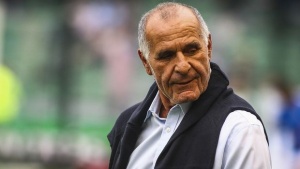 &Sigma;&tau;&omicron; Ά&mu;&pi;&omicron;&upsilon; &Nu;&tau;ά&mu;&pi;&iota; &omicron; &Kappa;&omega;&nu;&sigma;&tau;&alpha;&nu;&tau;ί&nu;&omicron;&upsilon;