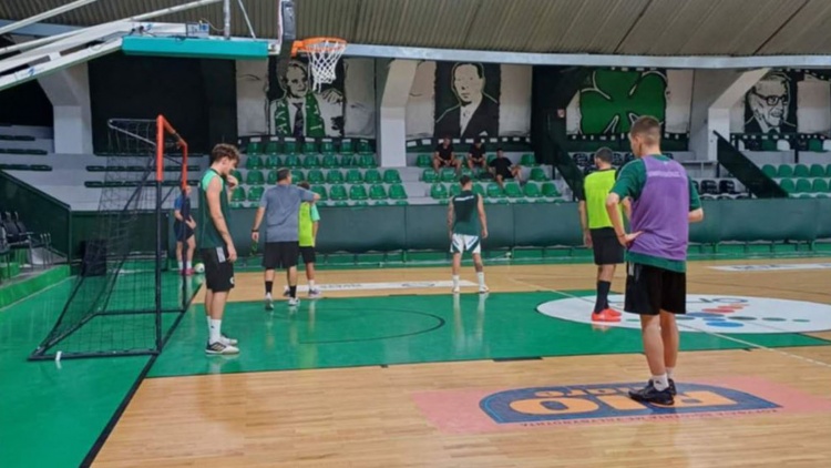 &Xi;&epsilon;&kappa;ί&nu;&eta;&sigma;&epsilon; &eta; &pi;&rho;&omicron;&epsilon;&tau;&omicron;&iota;&mu;&alpha;&sigma;ί&alpha; &tau;&omicron;&upsilon; &Pi;&alpha;&nu;&alpha;&theta;&eta;&nu;&alpha;ϊ&kappa;&omicron;ύ Futsal &gamma;&iota;&alpha; &tau;&eta; &nu;έ&alpha; &sigma;&epsilon;&zeta;ό&nu;