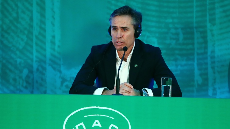 &Kappa;&omicron;&rho;ό&nu;&alpha;: &laquo;Ή&tau;&alpha;&nu; &alpha;&delta;ύ&nu;&alpha;&tau;&omicron; &nu;&alpha; &alpha;&rho;&nu;&eta;&theta;ώ &tau;&omicron;&nu; &Pi;&alpha;&nu;&alpha;&theta;&eta;&nu;&alpha;ϊ&kappa;ό &ndash; &Mu;&epsilon; &pi;ά&theta;&omicron;&sigmaf; &gamma;&iota;&alpha; &nu;&alpha; &xi;&alpha;&nu;&alpha;&chi;&tau;ί&sigma;&omicron;&upsilon;&mu;&epsilon; &tau;&omicron; &pi;&omicron;&delta;&omicron;&sigma;&phi;&alpha;&iota;&rho;&iota;&kappa;ό &tau;&mu;ή&mu;&alpha;&raquo;